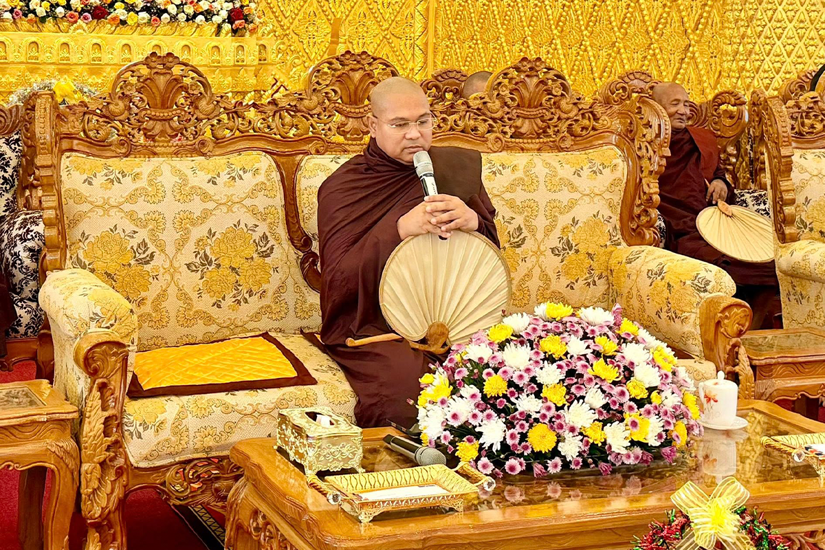 မော်လမြိုင် သာသနာနွယ်ဖောင်ဒေးရှင်းဆရာတော်ကို စစ်ကော်မရှင်က လူဝတ်လဲခိုင်းပြီး အမှုဖွင့်