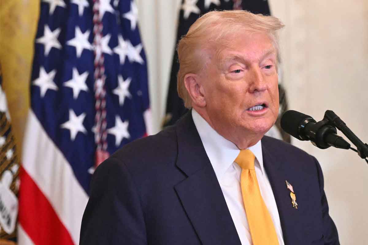 အီရန်ကိုတိုက်ရန် အမေရိကန် အသင့်ဖြစ်ပြီ ထရမ့်၏ ဆုံးဖြတ်ချက်စောင့်နေ