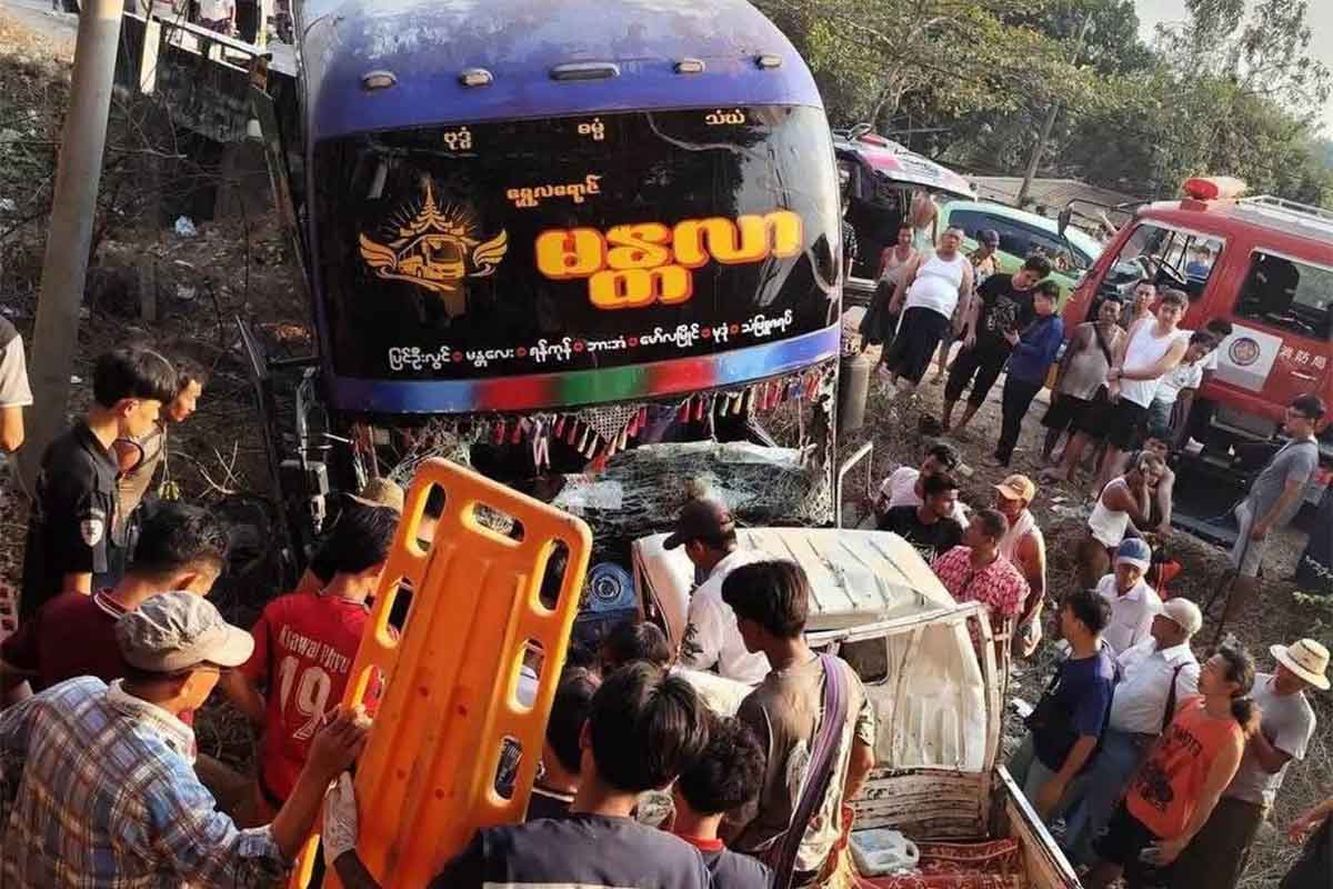 သထုံတွင် ယာဉ်တိုက်မှုဖြစ်၊ ရဟန်း၊ ကိုရင် ခုနစ်ပါးပျံလွန်ပြီး လူသုံးဦးသေဆုံး